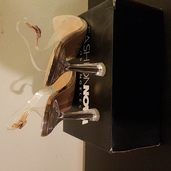 COPY - FashionNova Clear Slingback Heels - Picture 3 of 4